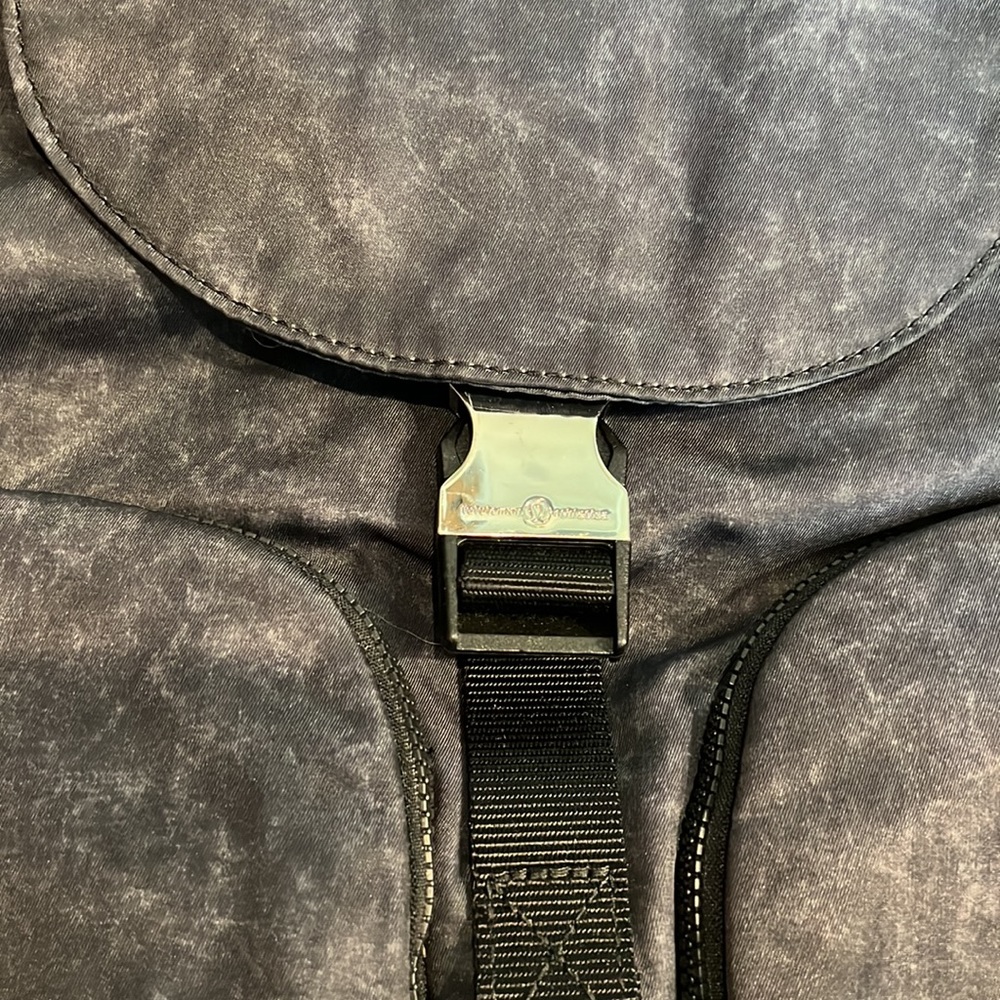 Lululemon Carry Onward Rucksack Backpack NWOT - Picture 8 of 15